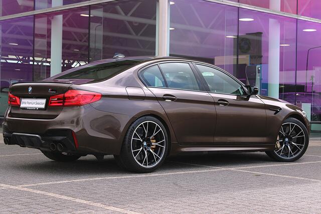 BMW M5 Competition Automaat / M Carbon-keramisch remmen / Bowers & Wilkins / M Multifunctionele Stoelen / Soft Close / Parking Assistant Plus / Adaptieve LED