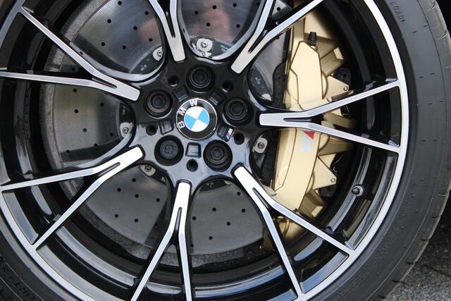 BMW M5 Competition Automaat / M Carbon-keramisch remmen / Bowers & Wilkins / M Multifunctionele Stoelen / Soft Close / Parking Assistant Plus / Adaptieve LED