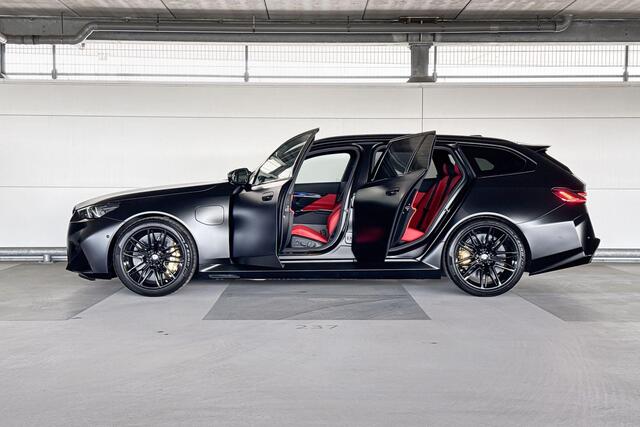 BMW M5 Touring | Keramische remschijven | Trekhaak | M Driver's Pack