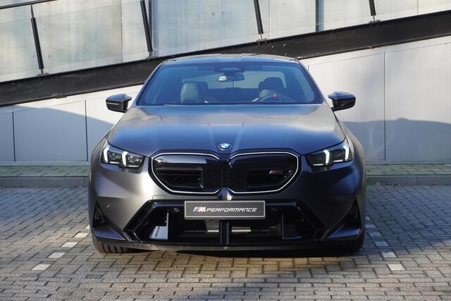 BMW M5 Sedan M Driver's Pack | M Drive Professional | Comfort Pack | Bowers & Wilkins | M Carbon-keramische remmen