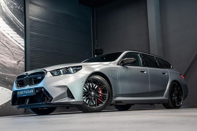 BMW M5 5-serie Touring *Bowers & Wilkins / M-Driver's Package / Stoelventilatie / Panorama / Carbon in- exterieur / Surround-View*