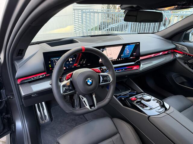 BMW M5 5-serie Touring Mat-Keramisch-M Drivers Pack-Pano-Trekhaak-21"