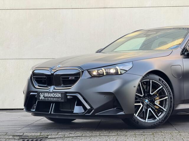 BMW M5 5-serie Touring Mat-Keramisch-M Drivers Pack-Pano-Trekhaak-21"