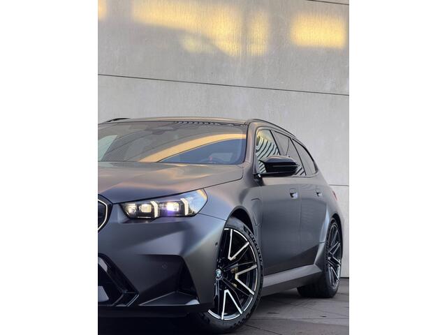 BMW M5 5-serie Touring Mat-Keramisch-M Drivers Pack-Pano-Trekhaak-21"