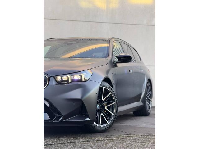 BMW M5 5-serie Touring Mat-Keramisch-M Drivers Pack-Pano-Trekhaak-21"