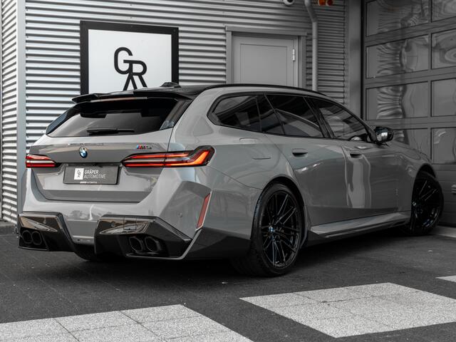 BMW M5 5-serie Touring | CARBON | AKRAPOVIC | EVENTURI