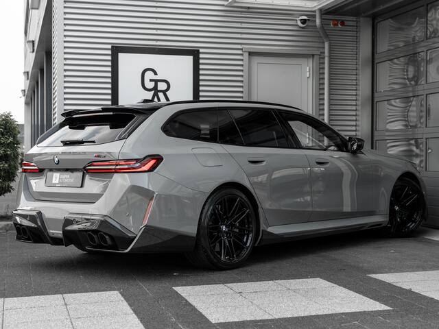 BMW M5 5-serie Touring | CARBON | AKRAPOVIC | EVENTURI