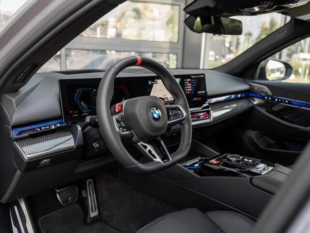 BMW M5 5-serie Touring | CARBON | AKRAPOVIC | EVENTURI