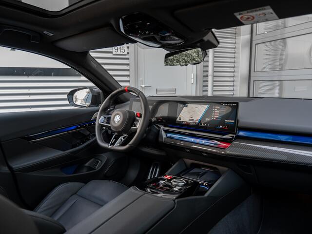 BMW M5 5-serie Touring | CARBON | AKRAPOVIC | EVENTURI