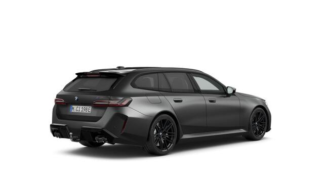 BMW M5 Touring | 20/21'' | Panorama. | M Driv. Pack | Alcan. hemel | Driv. + Park. Prof. | Stoelvent. | B&W | Trekhaak | Stoelvent. | Carbon spiegel. | B&W | Stoelverw. voor/achter