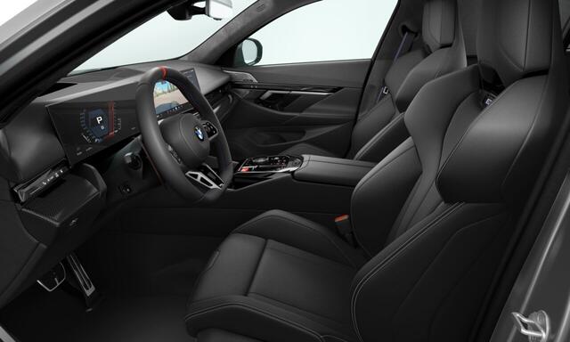BMW M5 Touring | 20/21'' | Panorama. | M Driv. Pack | Alcan. hemel | Driv. + Park. Prof. | Stoelvent. | B&W | Trekhaak | Stoelvent. | Carbon spiegel. | B&W | Stoelverw. voor/achter