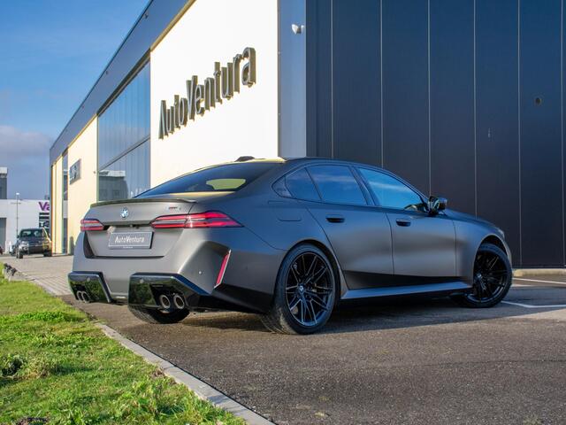 BMW M5 | Keramisch | M drivers package l Carbon | B&W Audio | Trekhaak | NP 181k!