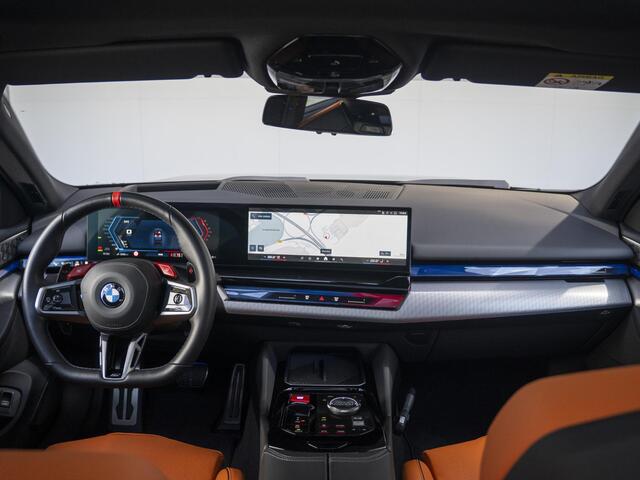 BMW M5 | M Drive Professional | Comfort Pack | 20/21 inch | Iconic Glow exterieurpakket | Glazen panoramadak | Driving Assistent Professional | Stoelventilatie | Bowers & Wilkins
