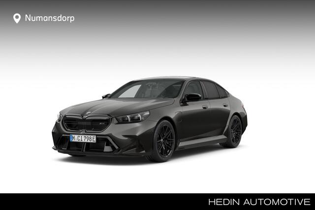 BMW M5 | 20/21'' | Panorama. | M Driv. Pack | Alcan. hemel | Driv. + Park. Prof. | Stoelvent. | B&W | Trekhaak | Stoelvent. | B&W | Stoelverw. voor/achter