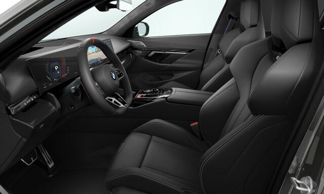 BMW M5 | 20/21'' | Panorama. | M Driv. Pack | Alcan. hemel | Driv. + Park. Prof. | Stoelvent. | B&W | Trekhaak | Stoelvent. | B&W | Stoelverw. voor/achter