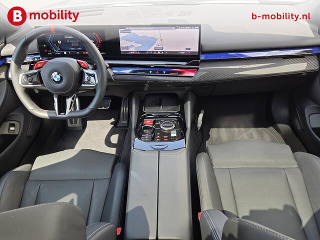BMW M5 5-serie Touring M-Drivers Package Origineel NL Panoramadak Trekhaak | Bowers&Wilkins | Stoelverwarming/Ventilatie | Head-Up | Adaptieve LED Koplampen