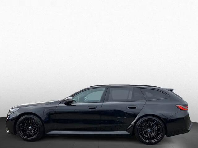 BMW M5 Touring ** M-DRIVER PACK (305 km/h), M-REM, PANO, TREKH, MERINO LEDER, 21 INCH LMV ** 1e EIG - UNFALLFREI - Ex BMW AG ** ** INFORMEER OOK NAAR ONZE AANTREKKELIJKE FINANCIAL-LEASE TARIEVEN **