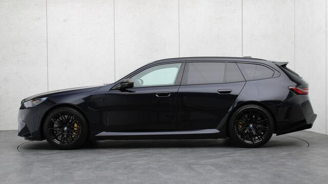 BMW M5 Touring | Ultimate Package | M Drivers Package | Stoelventilatie | Trekhaak | Bowers & Wlkins | Carbon