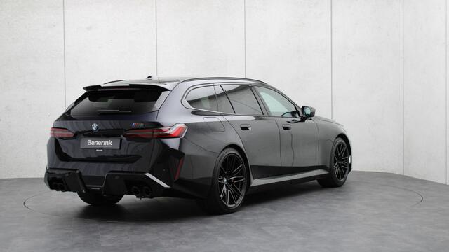 BMW M5 Touring | Ultimate Package | M Drivers Package | Stoelventilatie | Trekhaak | Bowers & Wlkins | Carbon