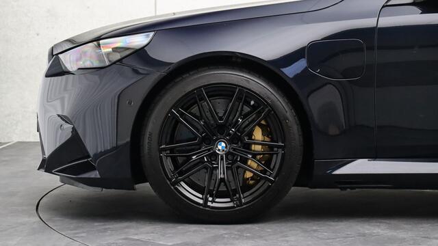 BMW M5 Touring | Ultimate Package | M Drivers Package | Stoelventilatie | Trekhaak | Bowers & Wlkins | Carbon