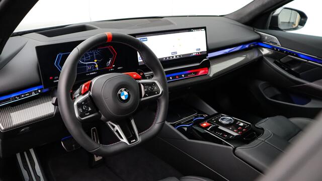 BMW M5 Touring | Ultimate Package | M Drivers Package | Stoelventilatie | Trekhaak | Bowers & Wlkins | Carbon