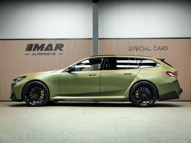 BMW M5 5-serie Touring Unieke kleur, Vossen 23/22 inch,Akrapovic, Carbon pack rondom