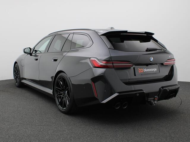 BMW M5 5-serie Touring Keramische remschijven, Panoramadak, Head-Up Display, Adaptieve Cruise Controle, Keyless, Side Assist, M-Drivers Pack, Bower&Wilkins Audio, Comfort Pack, Trekhaak, 21" LM Velgen