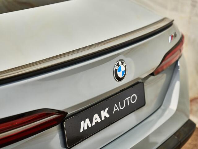 BMW M5 Limousine V8 M Hybrid, carbon extr., B&W, 21'', tr.haak, stl.ventilatie, memory, keyless, leder, privacy