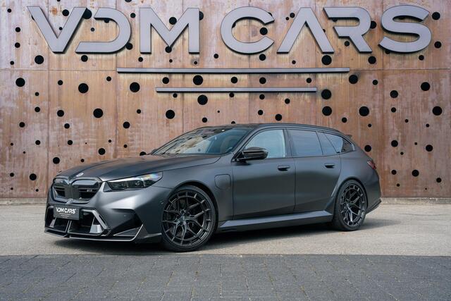 BMW M5 5-serie Touring | 950 PK | AKRAPOVIC | VOSSEN | CARBON | EVENTURI | PANORAMA | MATTE PPF |