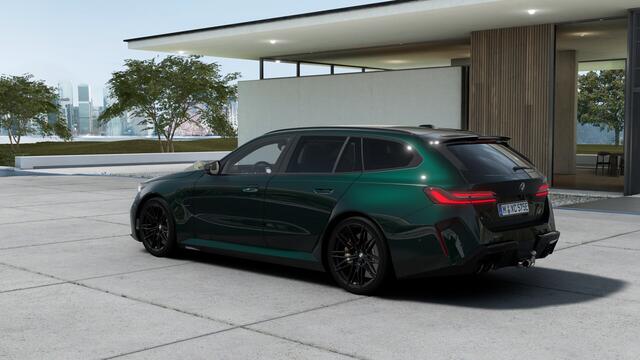 BMW M5 Touring Automaat / M Drive Professional / Panoramadak / Trekhaak / Bowers & Wilkins / M Multifunctionele Stoelen / Parking Assistant Professional