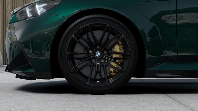 BMW M5 Touring Automaat / M Drive Professional / Panoramadak / Trekhaak / Bowers & Wilkins / M Multifunctionele Stoelen / Parking Assistant Professional