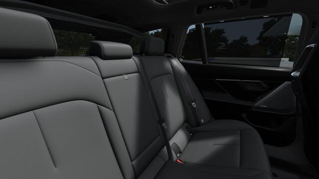 BMW M5 Touring Automaat / M Drive Professional / Panoramadak / Trekhaak / Bowers & Wilkins / M Multifunctionele Stoelen / Parking Assistant Professional