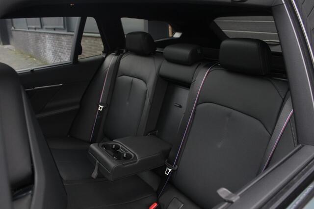 BMW M5 5-serie Touring | Full Options | Keramische | Carbon Diffuser | 5 jaar Fabrieksgarantie | AKRA | 3 jaar service
