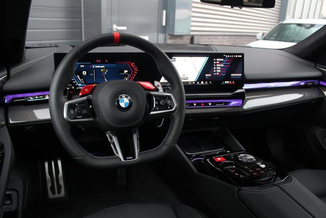 BMW M5 5-serie Touring | Full Options | Keramische | Carbon Diffuser | 5 jaar Fabrieksgarantie | AKRA | 3 jaar service