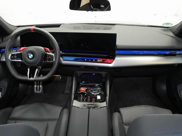 BMW M5 M5 Touring | 2026 | CoPilot | Bowers & Wilkins Surround Sound System | 7ME M-Drivers Package mogelijk