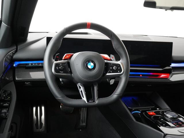 BMW M5 Sedan | M Driver's Pack | SoH 100% | Driving Assistant Professional | Parking Assistant Prof | Bowers & Wilkins | Stoelventilatie | Carbon Pack | Stuurwielrand verwarmd |