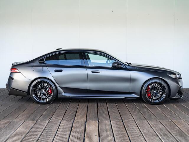 BMW M5 | M Performance Carbon Pack | Carbon dak | 5 Jaar BSI | Bowers & Wilkins | Stoelventilatie | Driving Assistent Plus