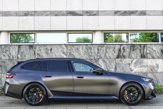 BMW M5 5-serie Touring Frozen Black mat|Trekhaak|BTW|M Drive