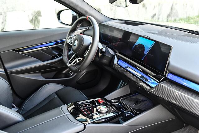 BMW M5 5-serie Touring Frozen Black mat|Trekhaak|BTW|M Drive