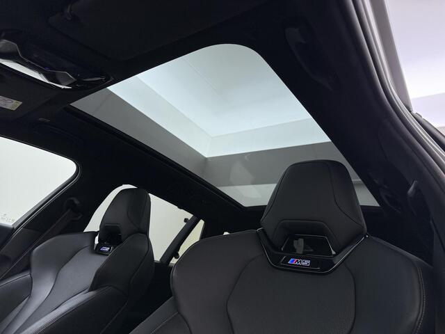 BMW M5 5-serie Touring NL Auto | BTW | Akrapovic | BMW onderhoudscontract | Pano | Trekhaak | M Drivers Package