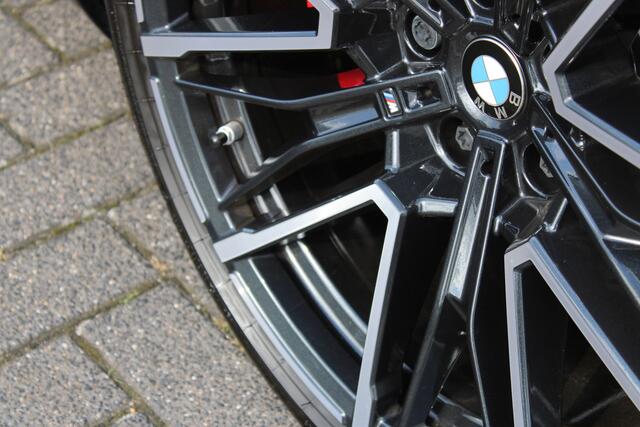 BMW M5 Automaat / Trekhaak / M Drive Professional / Comfort Access / Adaptieve LED / Bowers & Wilkins / Stoelventilatie / Parking Assistant Professional