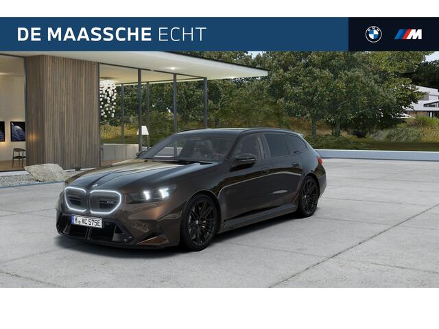 BMW M5 Touring Automaat / M Drive Professional / Panoramadak / Trekhaak / Bowers & Wilkins / Parking Assistant Professional / M Multifunctionele Stoelen / M Carbon-keramische remmen