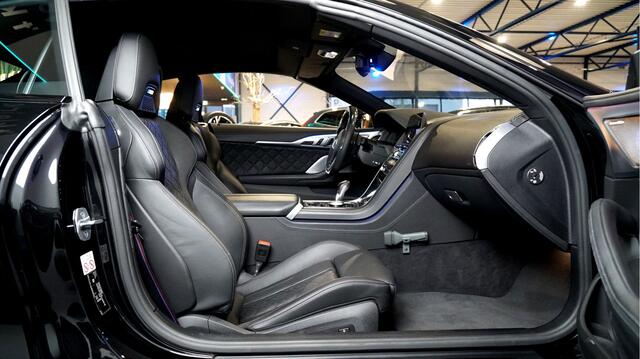 BMW M8 8-serie Competition Cabrio 600kW/815pk Aut8 LASER LIGHT + NIGHT VISION + DRIVING ASSISTANCE + SOFTCLOSE + LIVE COCKPIT + AKRAPOVIC + WAGNER INTERCOOLER + EVENTURI INLAAT + CARBON LED-STUUR + NEKVERWARMING + BOWERS&WILKINS + 360 CAMERA + 21" CONCAVER LM-VE