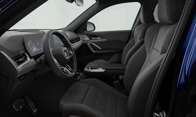 BMW X1 sDrive20i M-Sportpakket Portimao Blau / Premium Pack / Harman Kardon Audio