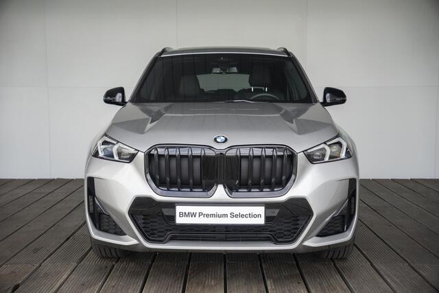 BMW X1 18i sDrive Aut. / Achteruitrijcamera / Comfort Acces/ Harman Kardon / Elektrische trekhaak