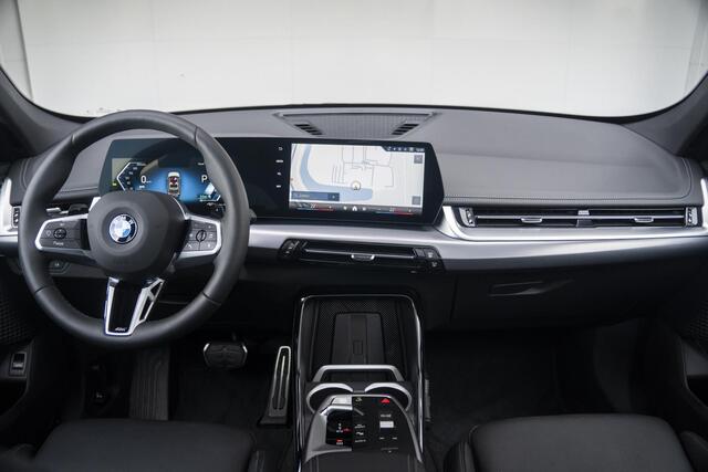 BMW X1 18i sDrive Aut. / Achteruitrijcamera / Comfort Acces/ Harman Kardon / Elektrische trekhaak