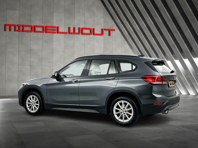 BMW X1 sDrive18i High Exe/Leder/Pan.Dak/LED/Stuurv+Stoelv/Clima /Navi