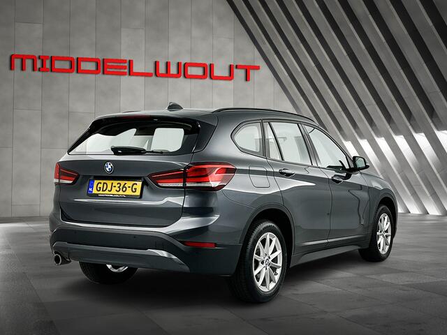 BMW X1 sDrive18i High Exe/Leder/Pan.Dak/LED/Stuurv+Stoelv/Clima /Navi
