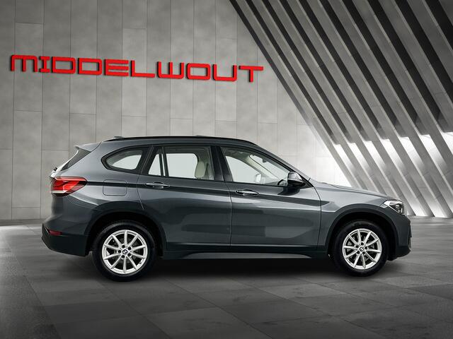 BMW X1 sDrive18i High Exe/Leder/Pan.Dak/LED/Stuurv+Stoelv/Clima /Navi