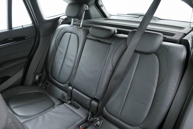BMW X1 sDrive18i | Panorama | Leder | LED | Comfort Acces | 18"M-Sport velgen
